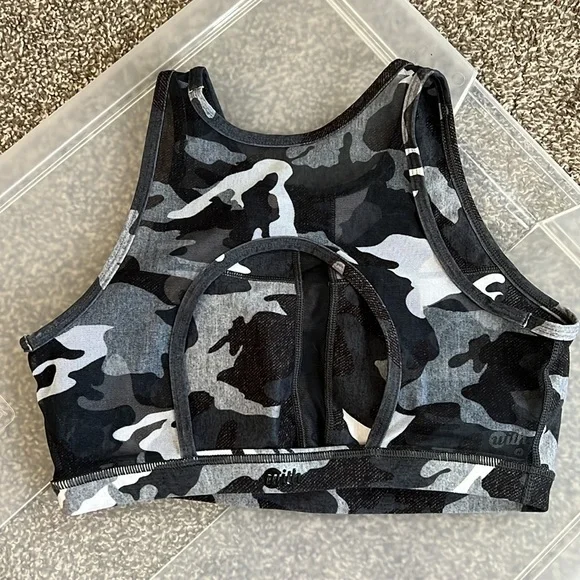 Peloton Wear It To Heart WITH Camo Gray Red Bra M Medium Vintage ❤️🖤 EUC